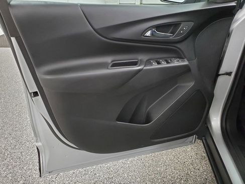 Used 2018 Chevrolet Equinox LT image 12