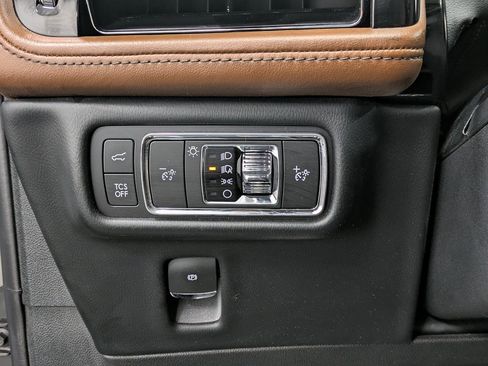 Used 2022 Lincoln Nautilus Reserve image 20