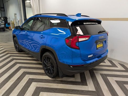 Used 2024 GMC Terrain SLT w/ Infotainment Package II image 24