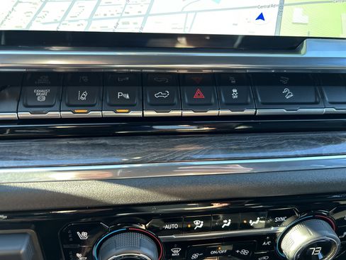 Used 2025 Chevrolet Silverado 2500 LTZ w/ Trail Boss Package image 30