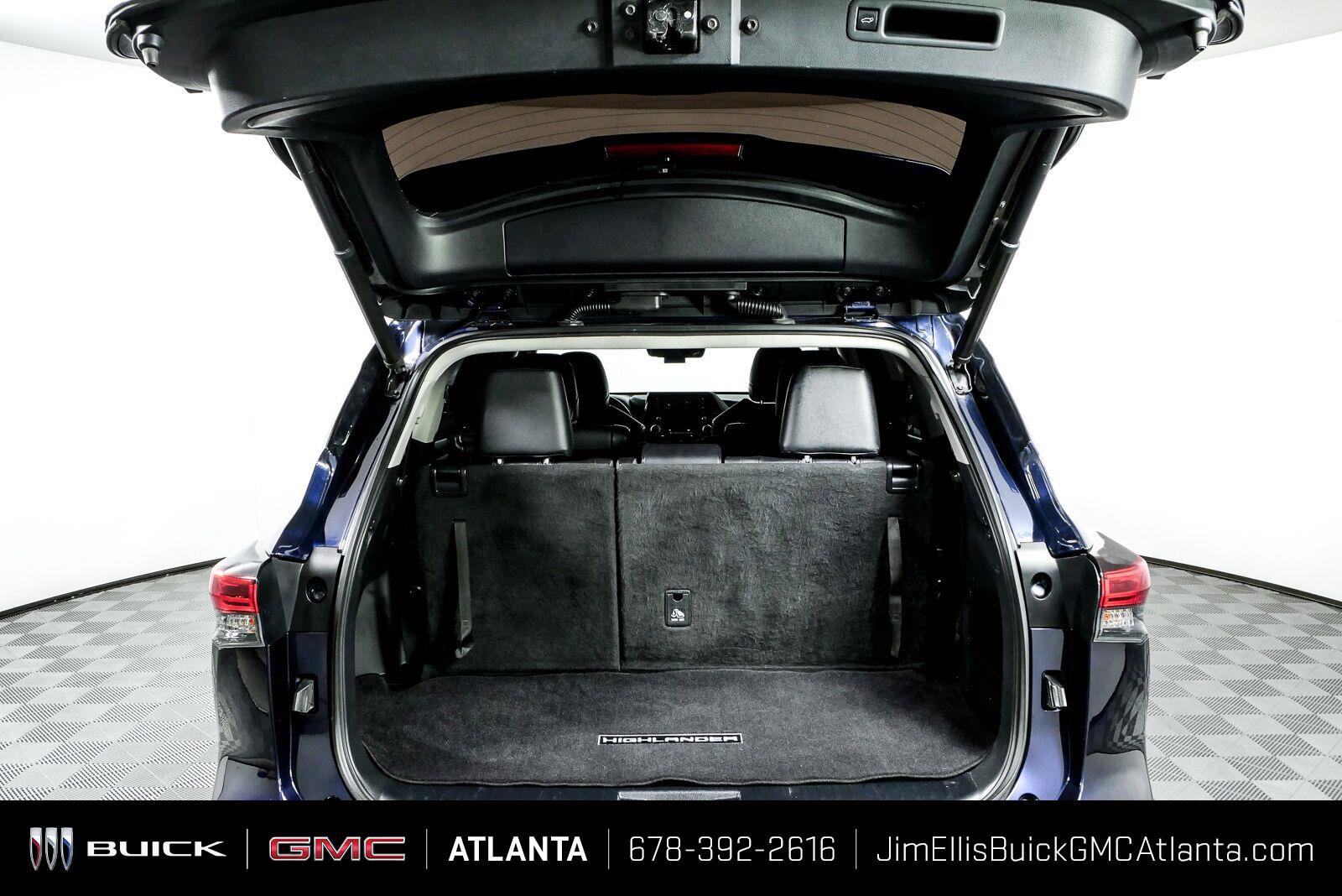 Used 2021 Toyota Highlander XLE FWD image 31
