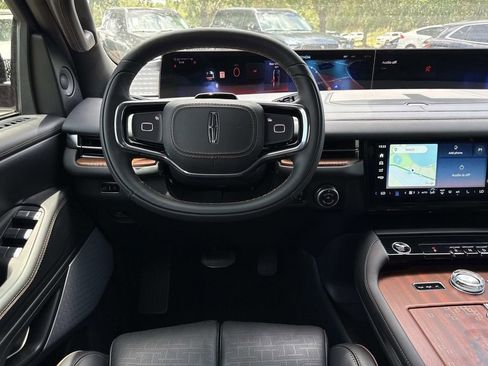 New 2026 Lincoln Navigator Black Label AWD/4WD image 18