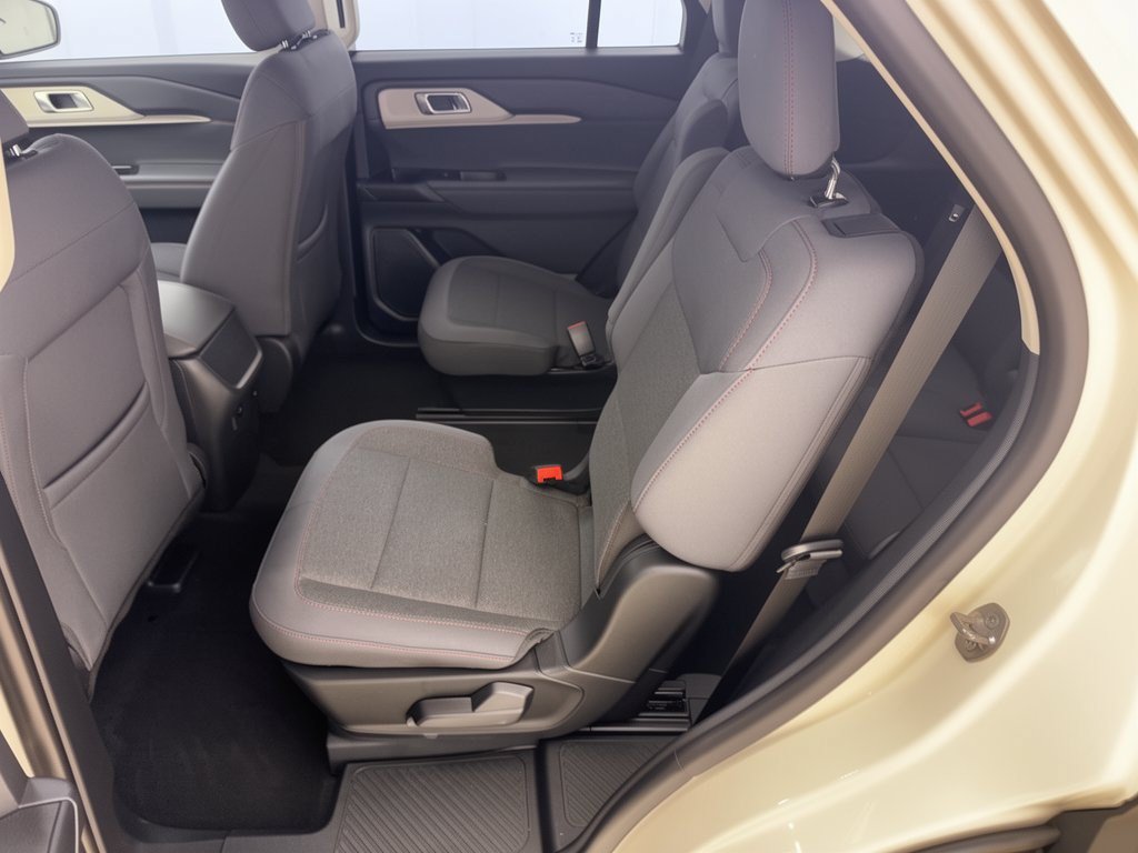 Used 2026 Ford Explorer Active RWD image 25