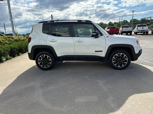 Used 2023 Jeep Renegade Trailhawk w/ Sun/Sound Group AWD/4WD image 4