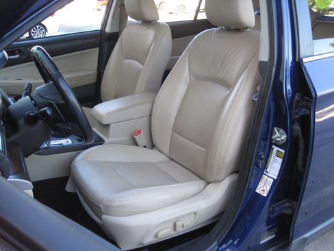 Used 2015 Subaru Outback 2.5i Limited AWD/4WD image 25