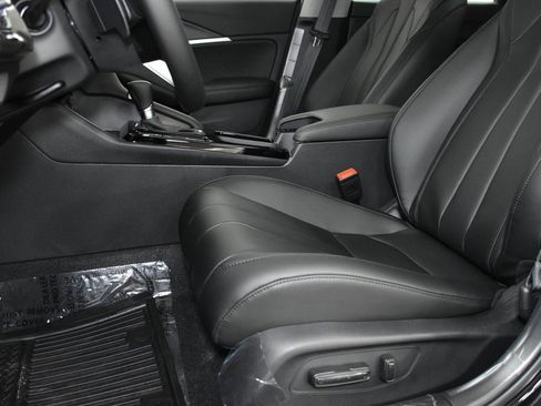 New 2025 Acura Integra image 10