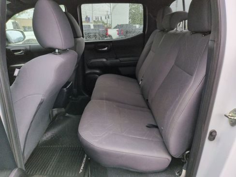 Used 2016 Toyota Tacoma TRD Sport w/ Premium & Technology Package AWD/4WD image 25