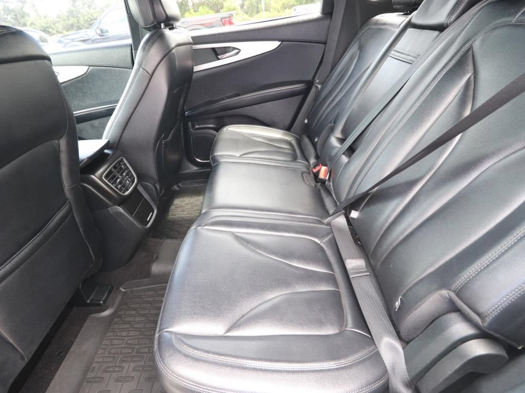Used 2020 Lincoln Nautilus FWD image 9