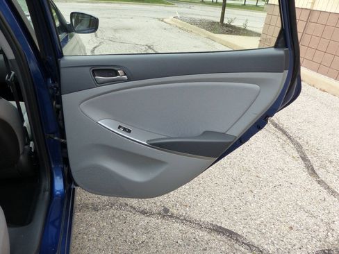 Used 2016 Hyundai Accent SE FWD image 31
