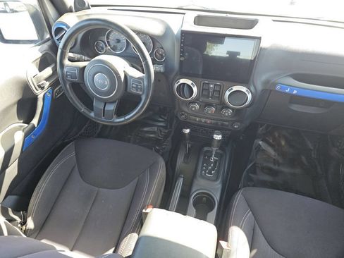 Used 2013 Jeep Wrangler Unlimited Sahara AWD/4WD image 28