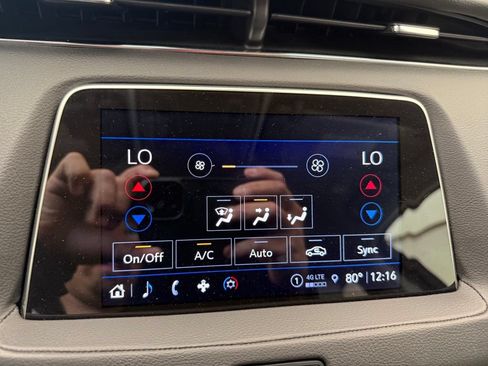 Used 2023 Cadillac XT4 Luxury w/ Driver Awareness Package FWD image 26