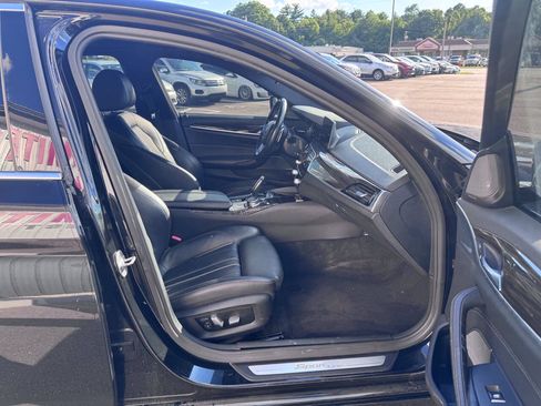 Used 2018 BMW 530i xDrive AWD/4WD image 15