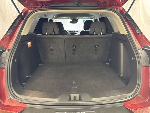Used 2022 Chevrolet TrailBlazer LT w/ LPO, Blackout Package FWD image 23