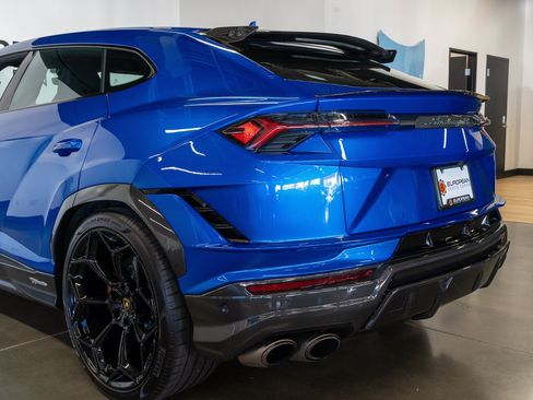 Used 2023 Lamborghini Urus Performante AWD/4WD image 22