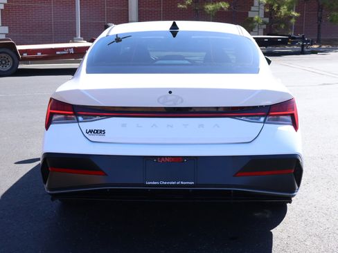 Used 2024 Hyundai Elantra SEL w/ Convenience Package image 26