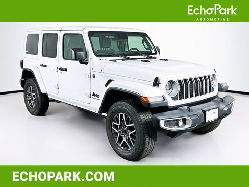 Used 2025 Jeep Wrangler Unlimited Sahara AWD/4WD image 1