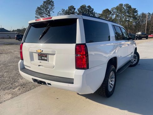 Used 2019 Chevrolet Suburban LT image 14