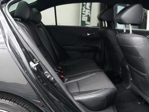 Used 2017 Honda Accord Sport image 24