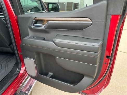 Used 2024 Chevrolet Silverado 1500 High Country w/ High Country Premium Package AWD/4WD image 27