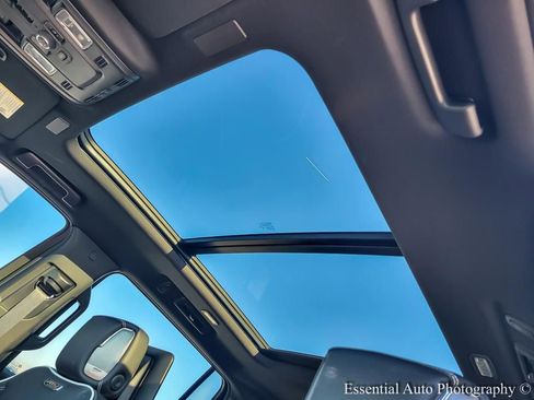 Used 2025 GMC Yukon XL AT4 Ultimate image 10