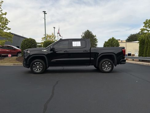 Used 2024 GMC Sierra 1500 AT4 w/ Technology Package AWD/4WD image 15