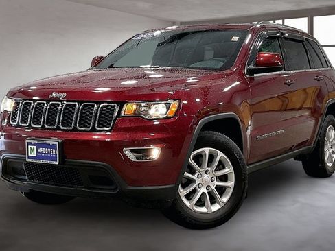 Used 2021 Jeep Grand Cherokee Laredo w/ Security & Convenience Group AWD/4WD image 1