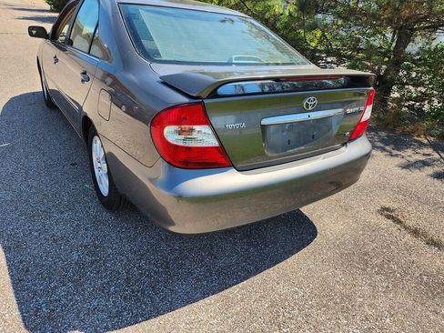Used 2002 Toyota Camry XLE image 8