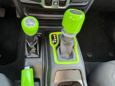 Used 2022 Jeep Gladiator Sport image 32