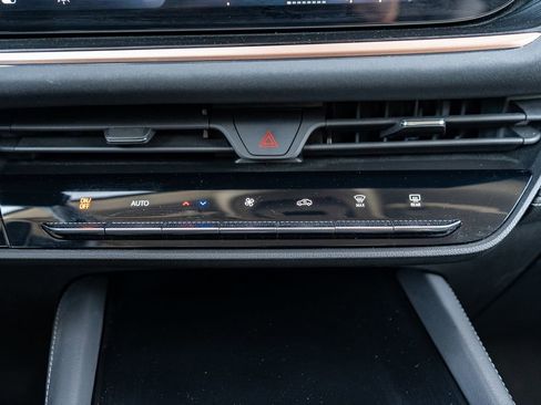 Used 2025 Buick Envision Sport Touring image 29