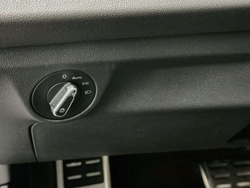Used 2025 Volkswagen Jetta Sport FWD image 17