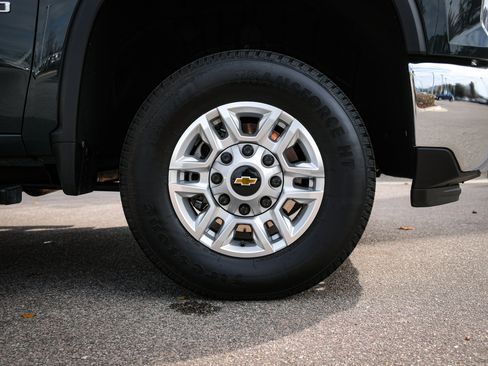 Used 2025 Chevrolet Silverado 2500 LT image 13