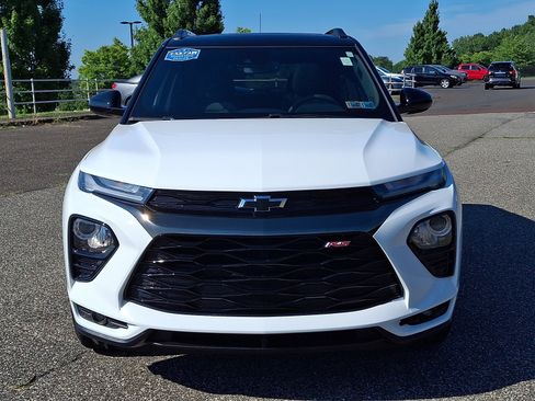 Used 2023 Chevrolet TrailBlazer RS w/ Sun and Liftgate Package AWD/4WD image 2