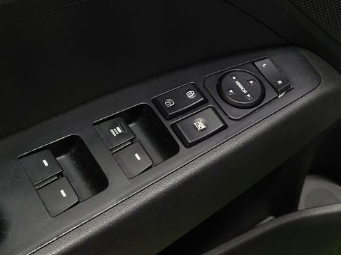 Used 2018 Hyundai Elantra SE w/ SE Connectivity Package 04 FWD image 27