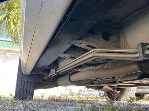 Used 2011 Chevrolet Traverse LTZ image 15