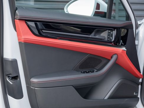 New 2026 Porsche Panamera 4 image 18