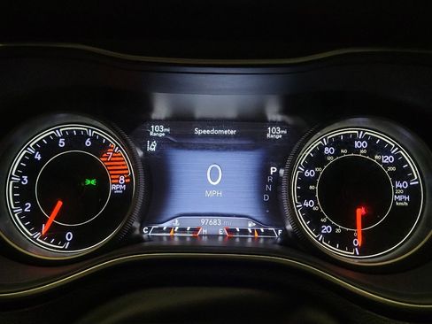 Used 2019 Jeep Cherokee Trailhawk AWD/4WD image 23