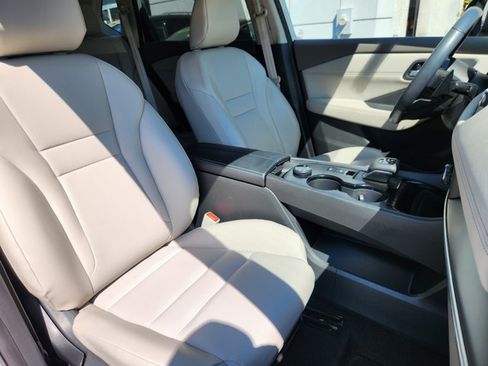Certified 2023 Nissan Rogue SV w/ SV Premium B Package AWD/4WD image 13