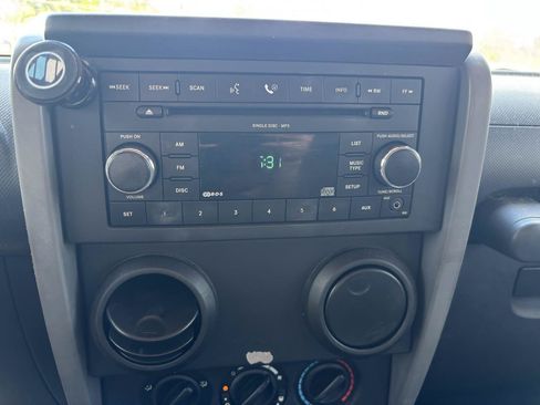 Used 2008 Jeep Wrangler X w/ Black Appearance Group AWD/4WD image 15
