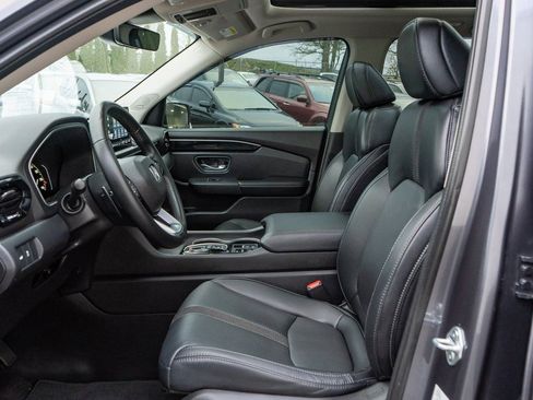 Used 2024 Honda Pilot Touring image 30