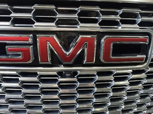 Used 2023 GMC Yukon Denali w/ Max Trailering Package AWD/4WD image 9