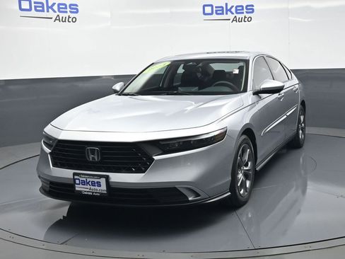 Used 2023 Honda Accord EX image 4