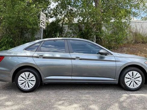 Used 2019 Volkswagen Jetta S w/ Driver Assistance Package FWD image 2