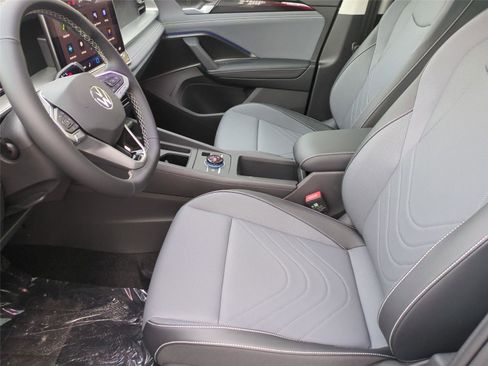 New 2026 Volkswagen Tiguan SE AWD/4WD image 15