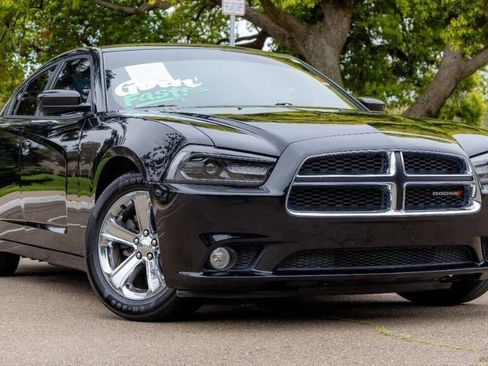 Used 2013 Dodge Charger SE w/ Sport Appearance Group image 10