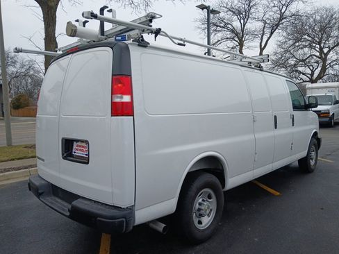 Used 2025 Chevrolet Express 2500 Extended w/ Communications Package image 4