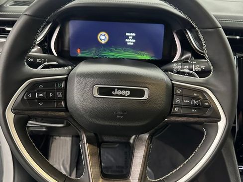Used 2022 Jeep Grand Cherokee Limited 4xe w/ Luxury Tech Group II AWD/4WD image 15