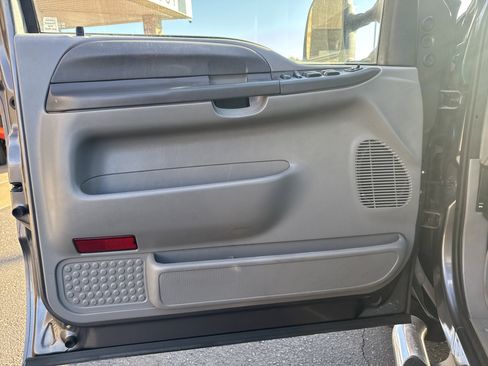 Used 2003 Ford F250 XLT image 13