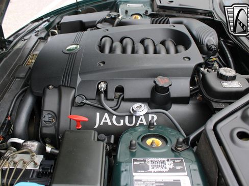 Used 2003 Jaguar XK8 Convertible image 6