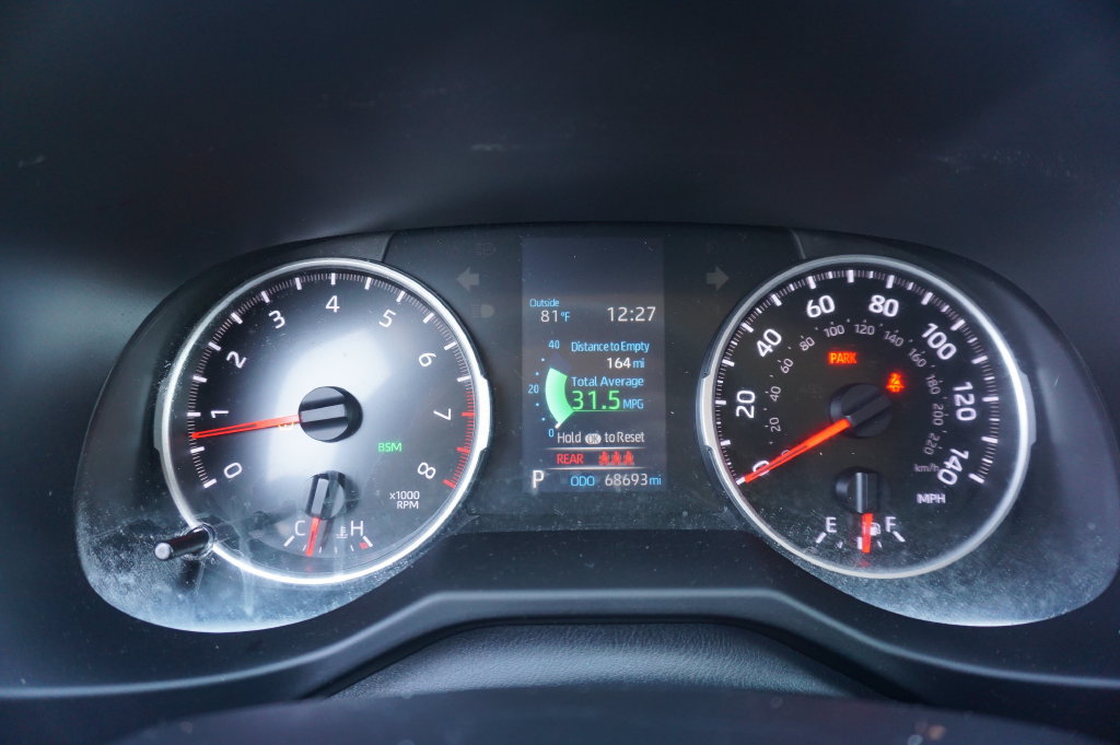 Used 2021 Toyota RAV4 XLE FWD image 7