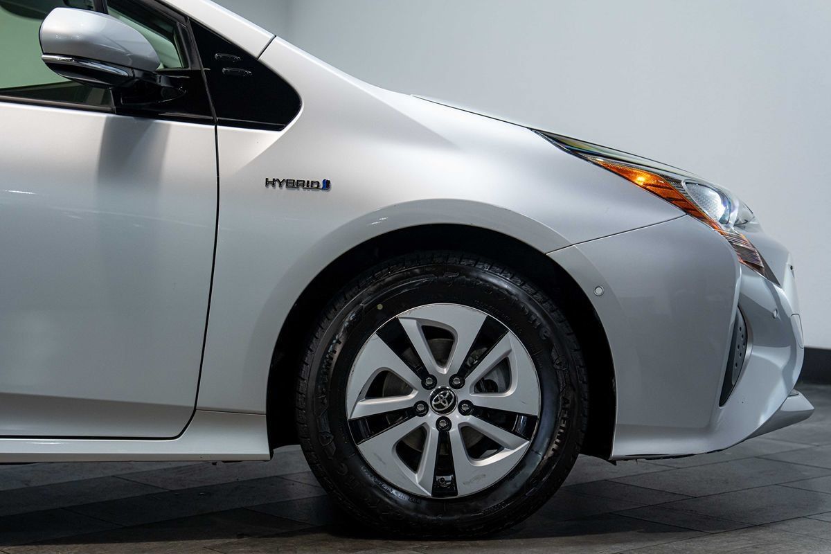 Used 2017 Toyota Prius Two w/ Prius Two Safety Plus Package FWD image 22